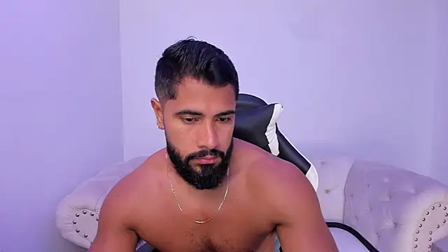 Santiago huntt online show from 4, 12, 2025