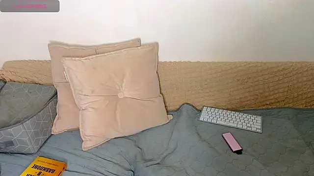 emilytrays online show from 5, 3, 2026