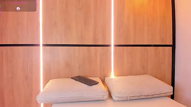 ashlyn parker online show from 26, 11, 2025