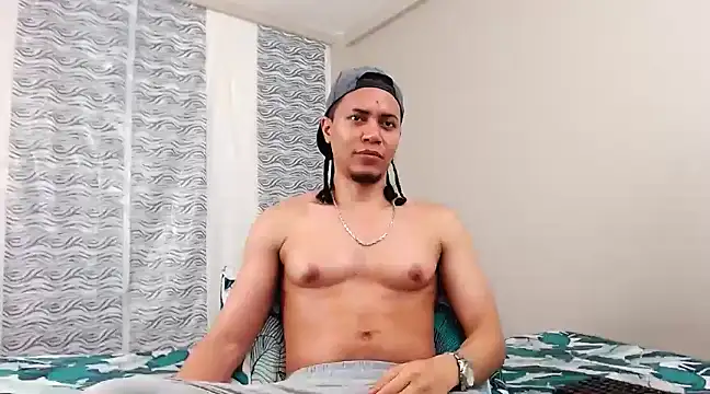 Snapshot of mike_rolly_hot chatting on 11, 1, 2025 mike rolly hot online show from 11, 1, 2025