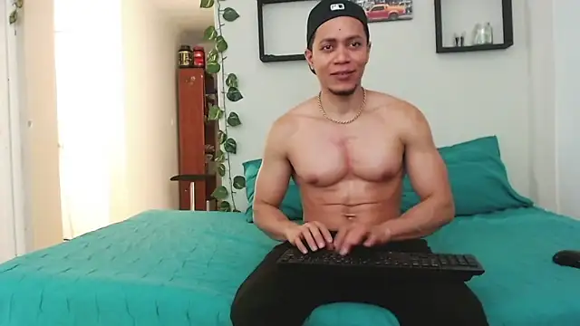 Snapshot of mike_rolly_hot chatting on 22, 9, 2025 mike rolly hot online show from 22, 9, 2025