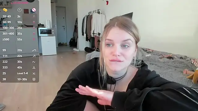 shiny bunnyyy online show from 18, 1, 2025