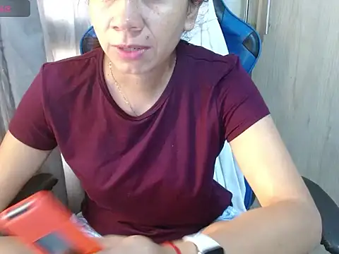 Snapshot of Danielagomez33 chatting on 10, 6, 2026 Danielagomez33 online show from 10, 6, 2026