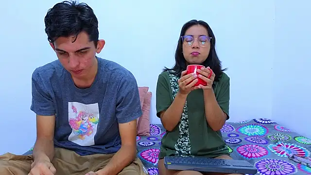 Ana and Leo online show from 5, 2, 2025