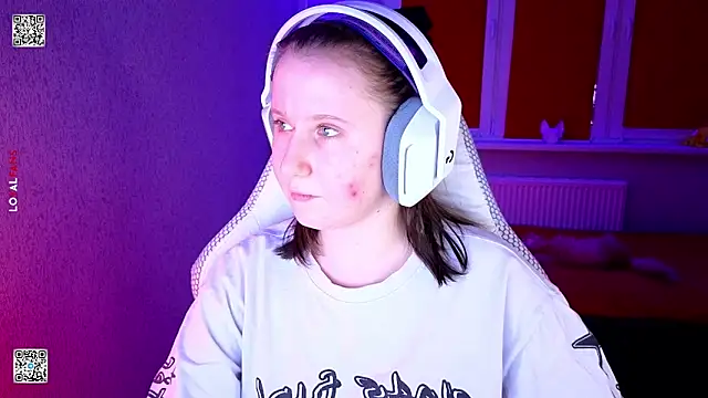 Snapshot of mon_lola chatting on 4, 2, 2026 mon lola online show from 4, 2, 2026