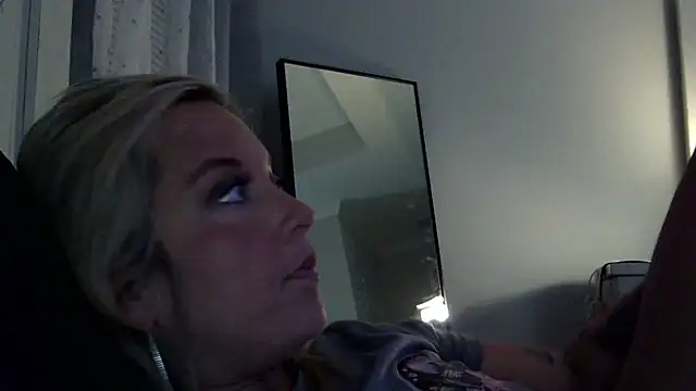 Snapshot of JennaLynn785 chatting on 20, 2, 2025 JennaLynn785 online show from 20, 2, 2025