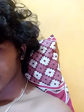 CosmicEmuu online show from 27, 2, 2025