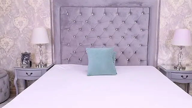 LexiRiley online show from 10, 10, 2025