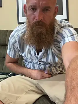 Snapshot of 32XRedBeard chatting on 8, 5, 2026 32XRedBeard online show from 8, 5, 2026