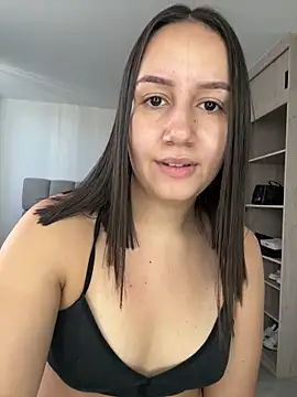 Snapshot of Jullya_x chatting on 13, 5, 2026 Jullya x online show from 13, 5, 2026