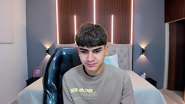 Tommy18   online show from 9, 10, 2025