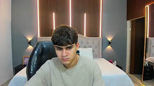 Tommy18   online show from 11, 11, 2025