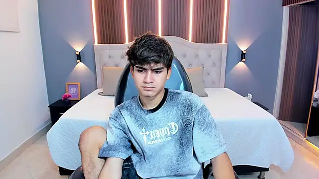 Tommy18   online show from 7, 2, 2026