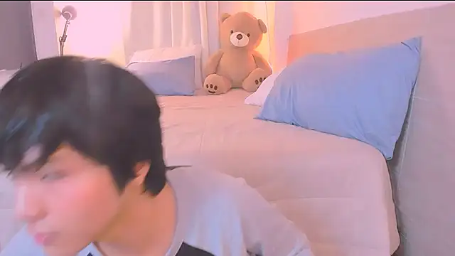 AllanYong18 online show from 2, 12, 2025