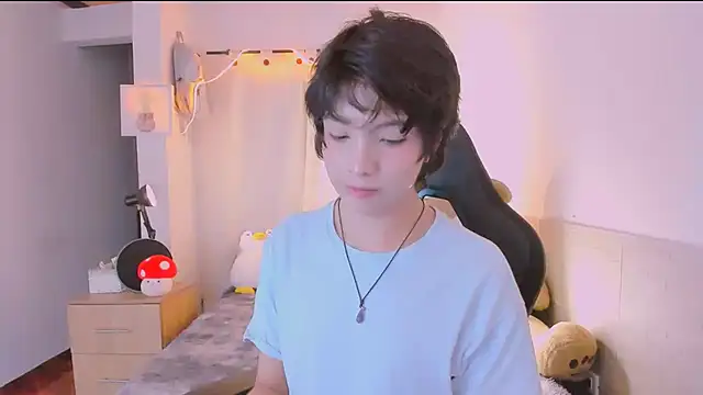 AllanYong18 online show from 19, 4, 2026