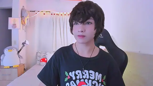 Snapshot of AllanYong18 chatting on 8, 7, 2026 AllanYong18 online show from 8, 7, 2026