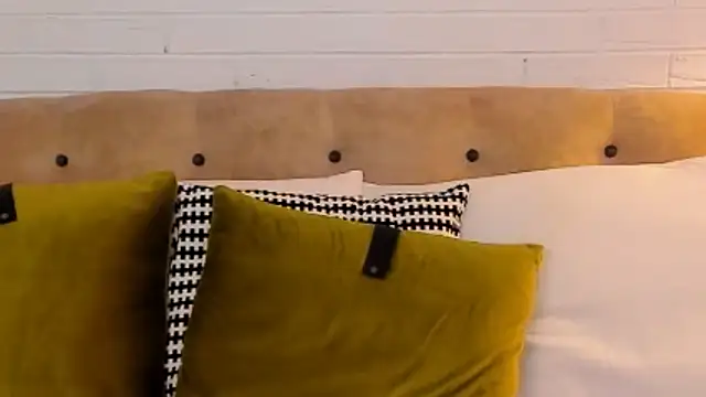 Snapshot of SarahGrays chatting on 17, 11, 2025 SarahGrays online show from 17, 11, 2025