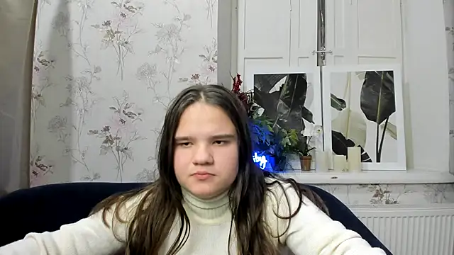 Snapshot of AdeleCruz chatting on 10, 1, 2025 AdeleCruz online show from 10, 1, 2025