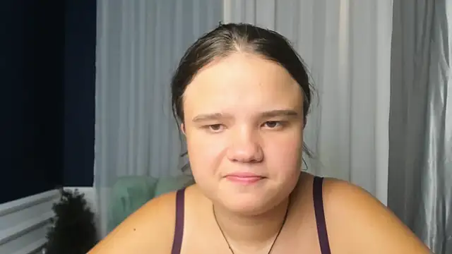 Snapshot of AdeleCruz chatting on 11, 9, 2025 AdeleCruz online show from 11, 9, 2025