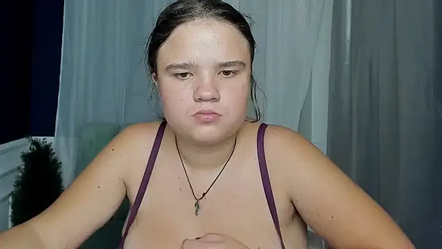 Snapshot of AdeleCruz chatting on 21, 9, 2025 AdeleCruz online show from 21, 9, 2025