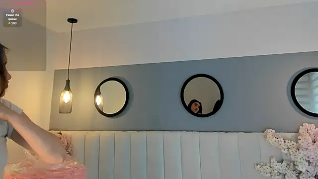 chelsea bolton  online show from 24, 3, 2026