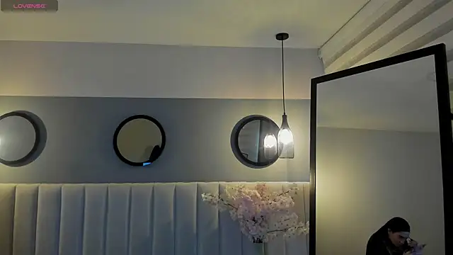 chelsea bolton  online show from 31, 3, 2026