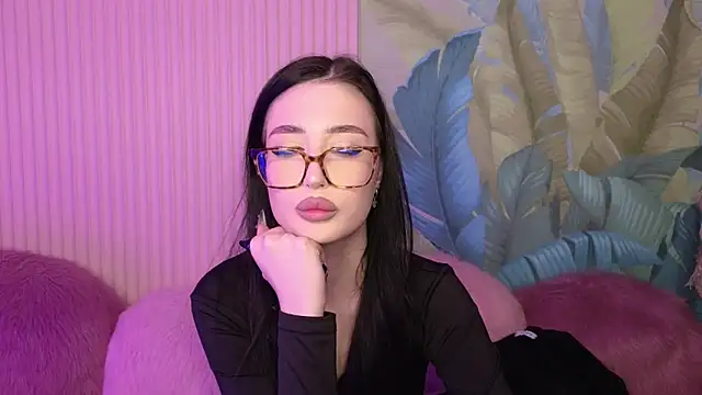 Snapshot of EmmaLawrens chatting on 19, 2, 2025 EmmaLawrens online show from 19, 2, 2025