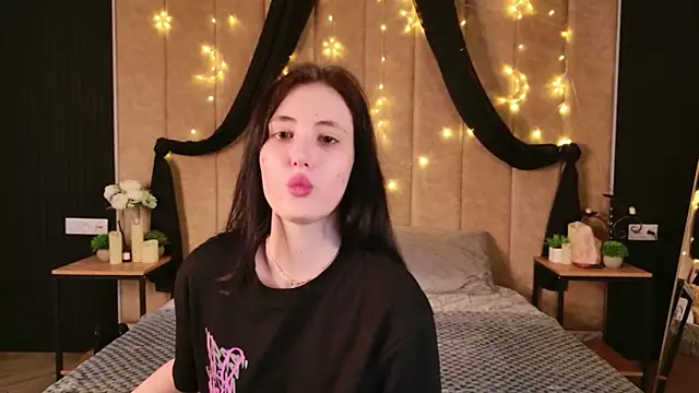 Snapshot of EmmaLawrens chatting on 20, 2, 2026 EmmaLawrens online show from 20, 2, 2026