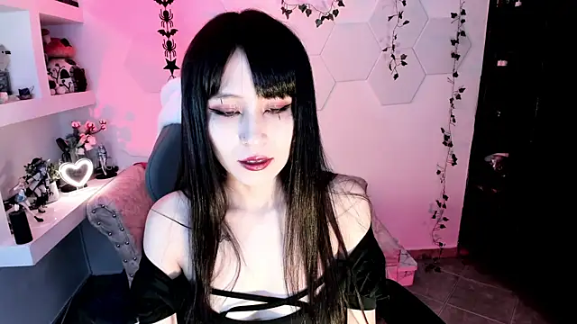 Snapshot of Effy_Devalk chatting on 24, 2, 2025 Effy Devalk online show from 24, 2, 2025