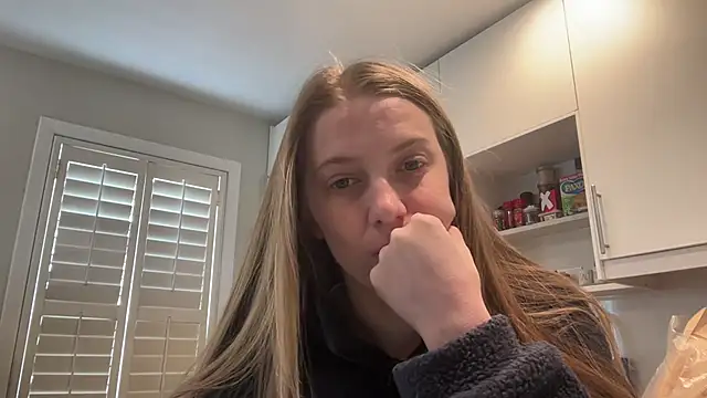 Ella-82 online show from 24, 2, 2025