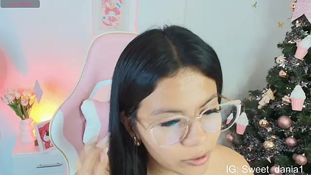 sweet dania  online show from 19, 12, 2025