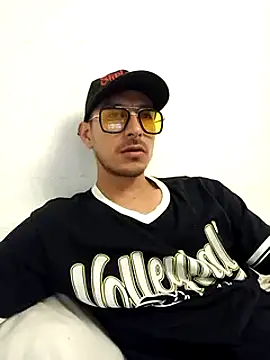 Snapshot of tony-camargo chatting on 20, 1, 2025 tony-camargo online show from 20, 1, 2025