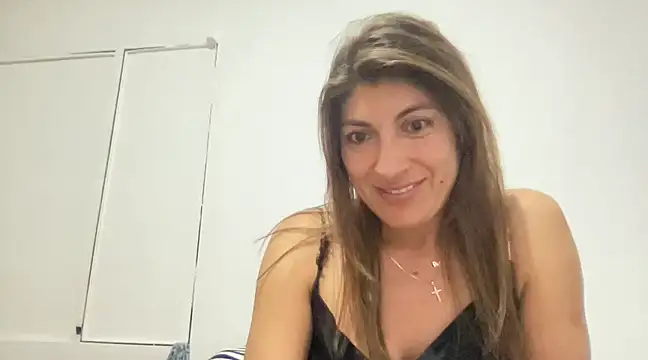 LunaBeya online show from 23, 2, 2025