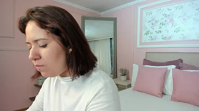 zoes milee online show from 4, 3, 2025