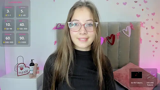 Dahlia Rousse online show from 4, 3, 2025