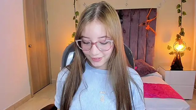 Dahlia Rousse online show from 14, 10, 2025