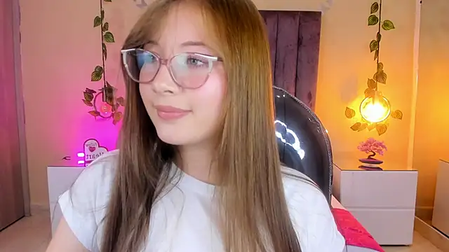 Dahlia Rousse online show from 4, 11, 2025