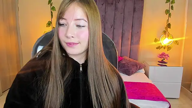 Dahlia Rousse online show from 3, 12, 2025