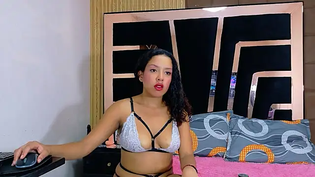 Snapshot of SolEvanss chatting on 28, 9, 2025 SolEvanss online show from 28, 9, 2025
