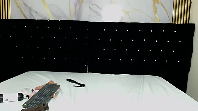 SalomeSimonz online show from 6, 3, 2025