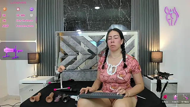 SalomeSimonz online show from 18, 9, 2025