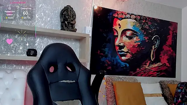 Luxury Woman online show from 20, 3, 2025