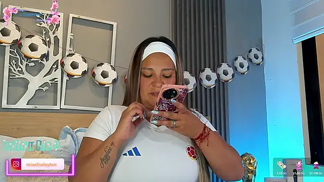 Snapshot of Elise-Leyton chatting on 23, 6, 2026 Elise-Leyton online show from 23, 6, 2026