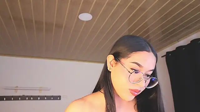 Renaxi Smith online show from 28, 3, 2026