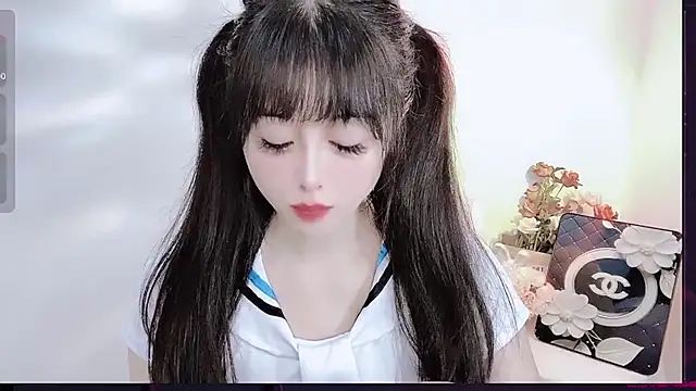 Snapshot of LiLiLily chatting on 25, 9, 2025 LiLiLily online show from 25, 9, 2025