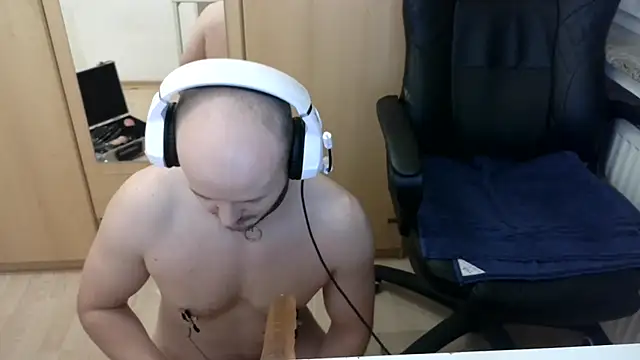 Snapshot of dirtykinkyslut chatting on 5, 11, 2025 dirtykinkyslut online show from 5, 11, 2025