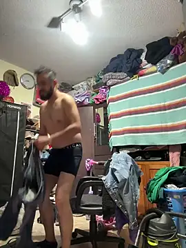 leonardohot1987 online show from 5, 3, 2025