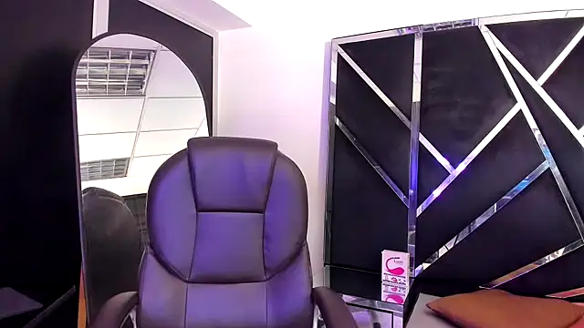 Salmaportman69 online show from 21, 10, 2025