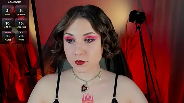 Eva Moss  online show from 22, 1, 2025