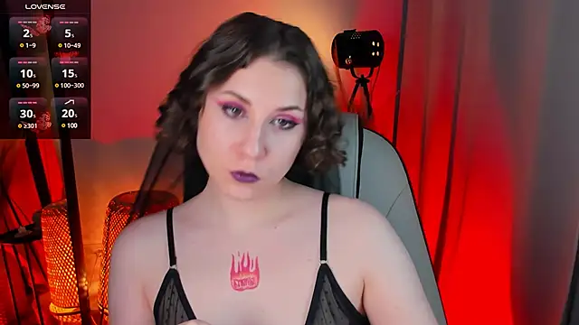 Eva Moss  online show from 28, 1, 2025